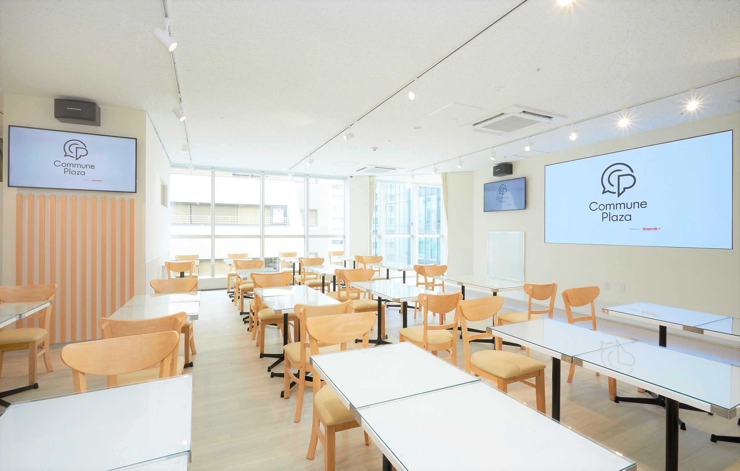 「Commune Plaza」内観.jpg