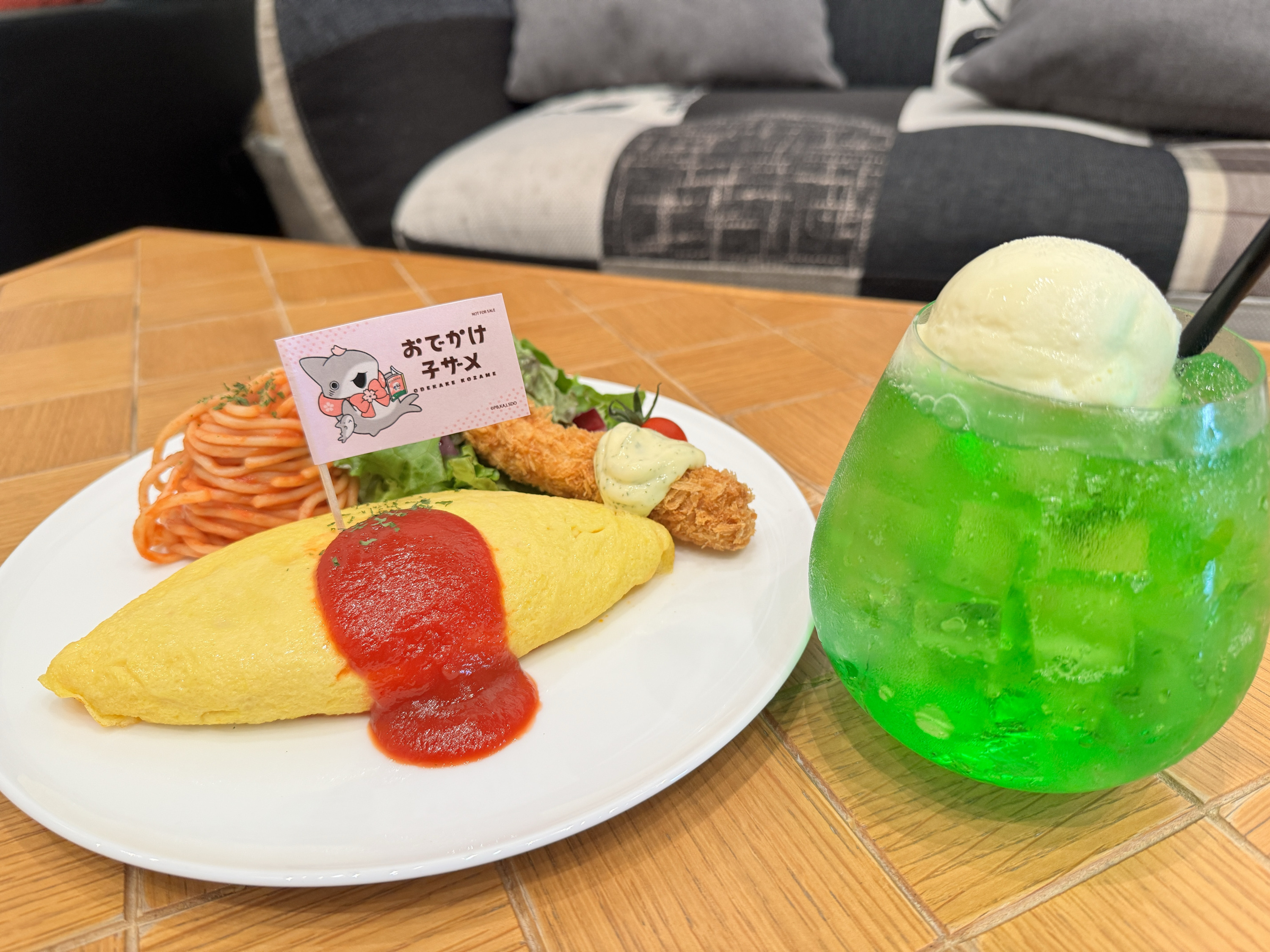 子ザメちゃんのわくわく！ごちそうプレート.jpg