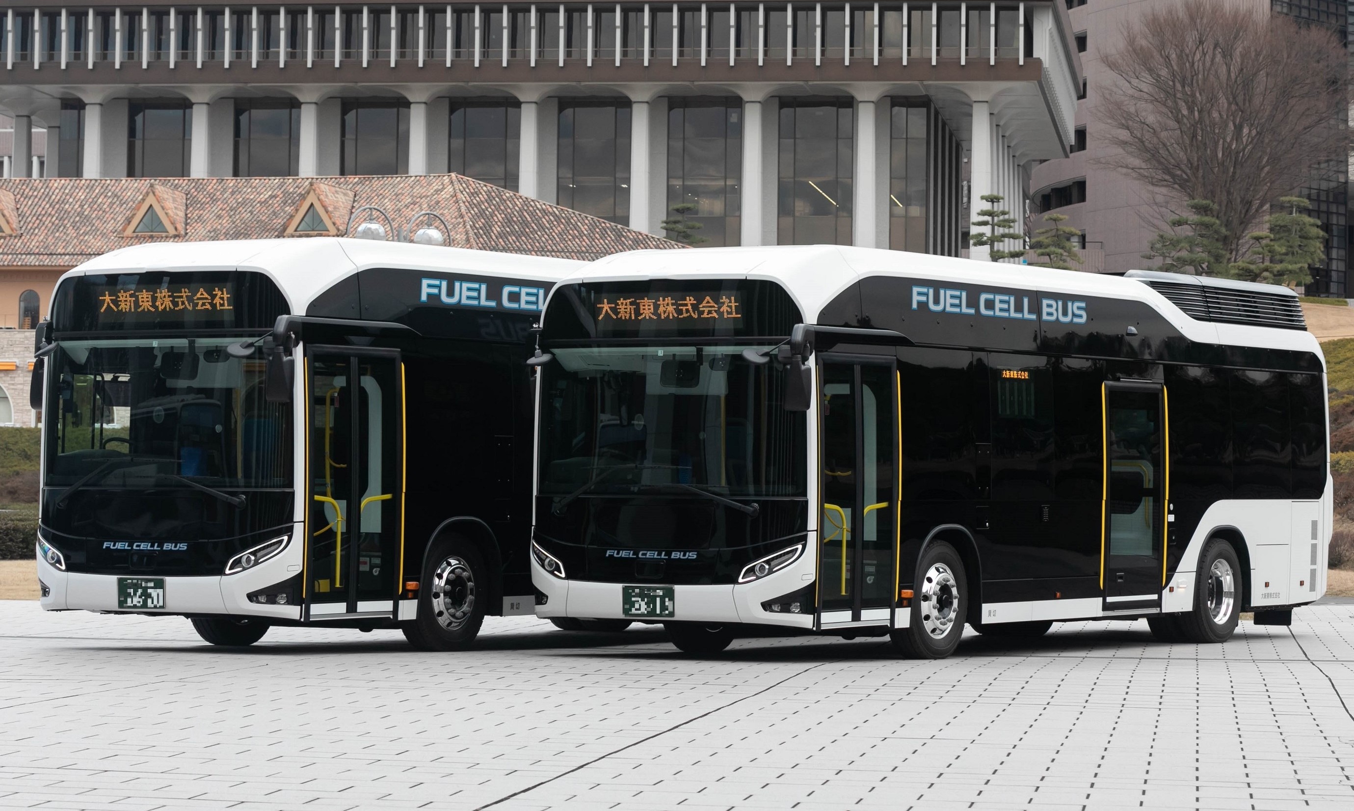 東京工科大学を運行するスクールバス.jpg