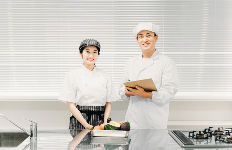 給食委託会社の調理スタッフ