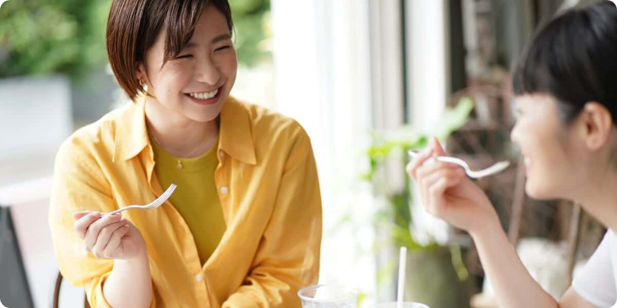 楽しそうな食事風景