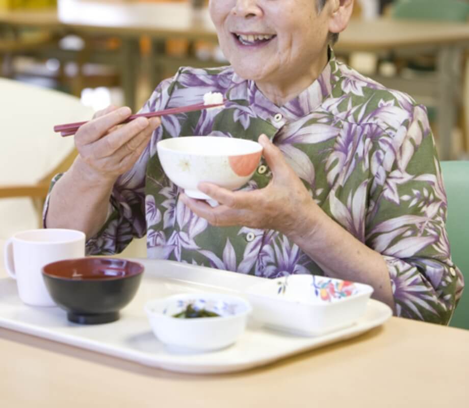 日々の仕事に欠かせない健康と活力を
おいしい食事と快適な寮で養います