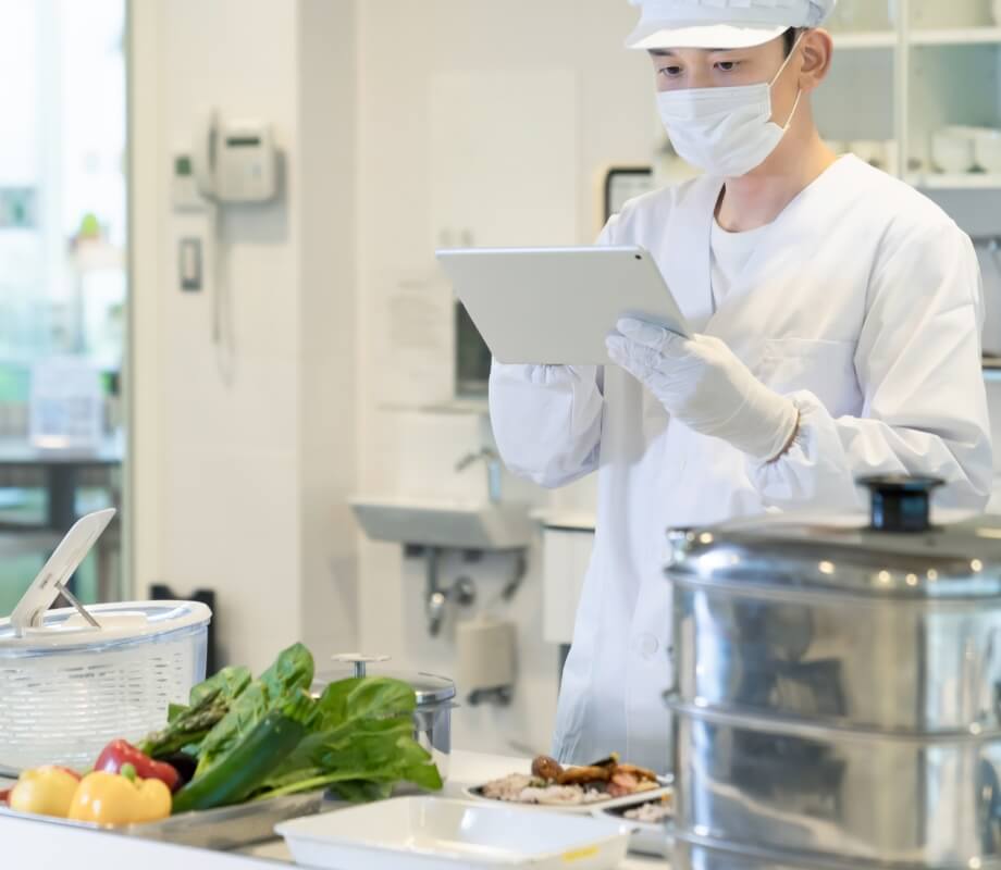 日々の仕事に欠かせない健康と活力を
おいしい食事と快適な寮で養います