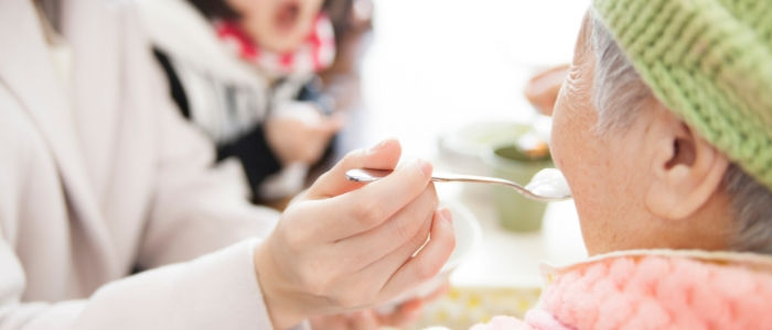 介護現場での食事風景